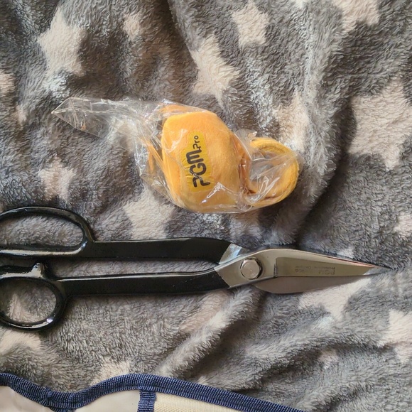 PGM Professional Pattern Shears with Heavy Duty Canvas Safety Bag - Picture 10 of 11